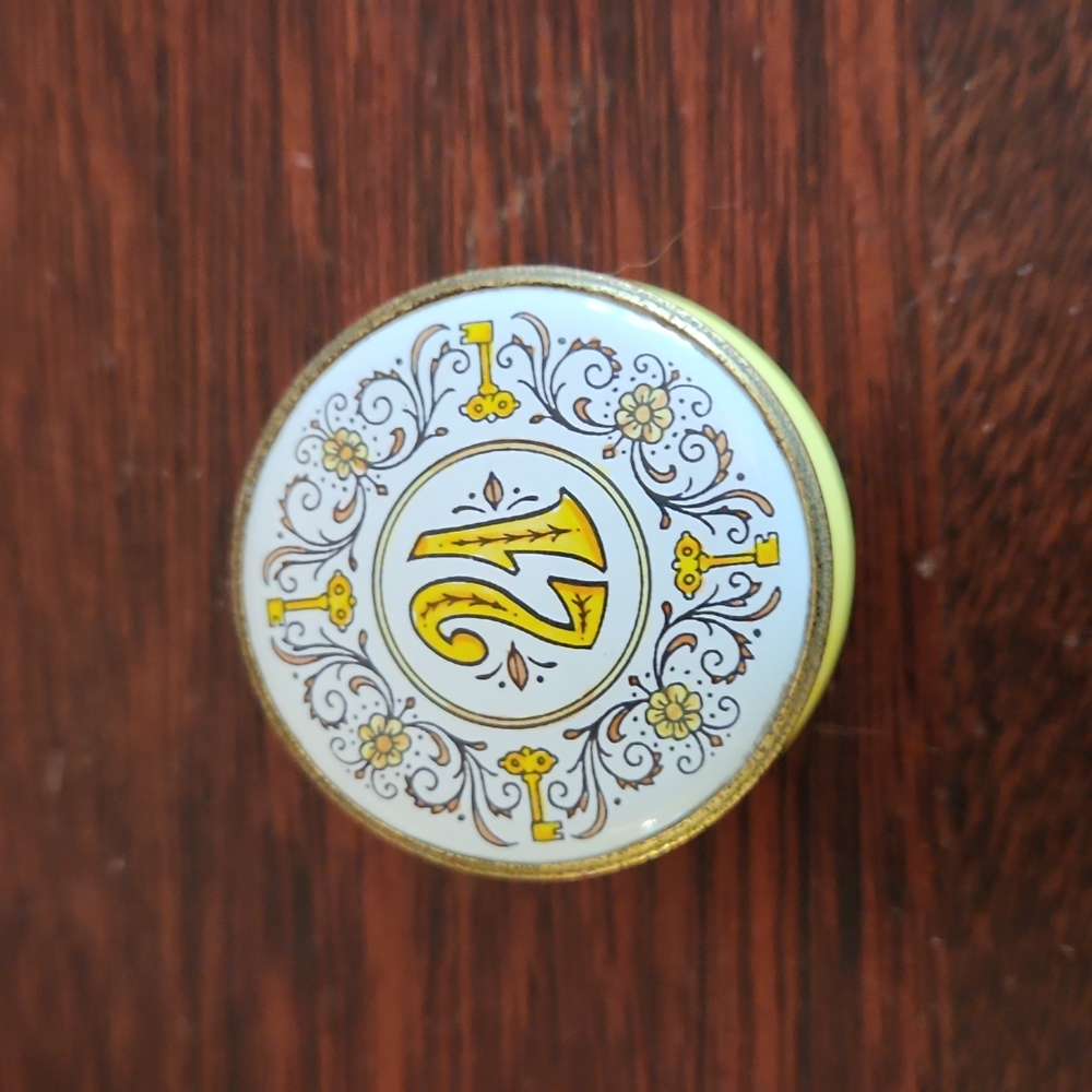 Vintage "21" - 80's Crummles Enamel box